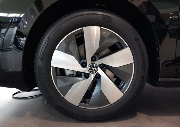 Volkswagen Passat cena 178500 przebieg: 5, rok produkcji 2024 z Katowice małe 172